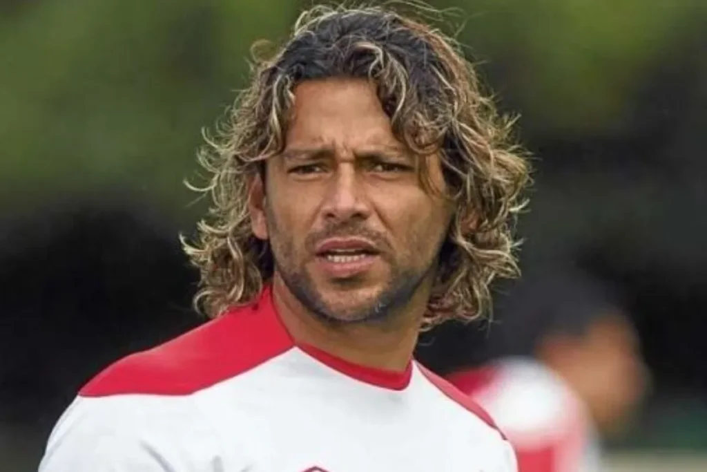 職業足球最多紅牌紀錄保持人：哥倫比亞的 Gerardo Bedoya