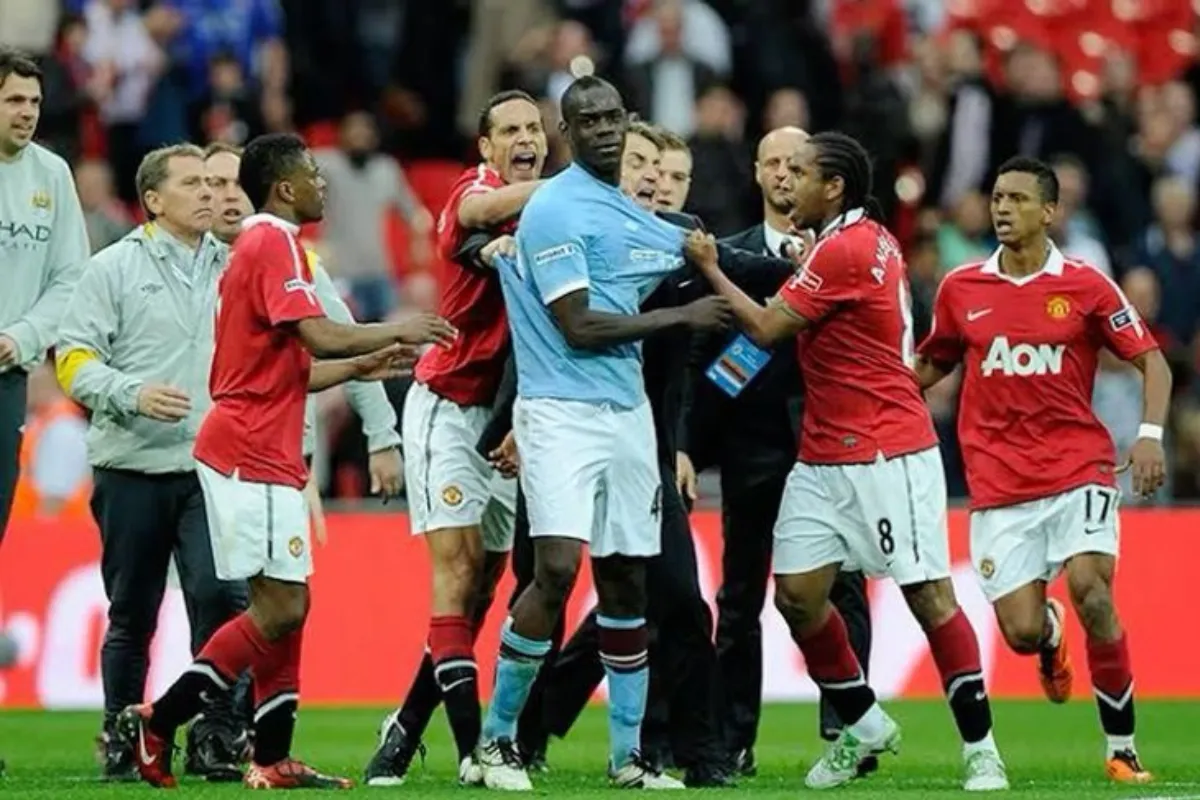 領到紅牌球隊少打一人的戰術影響