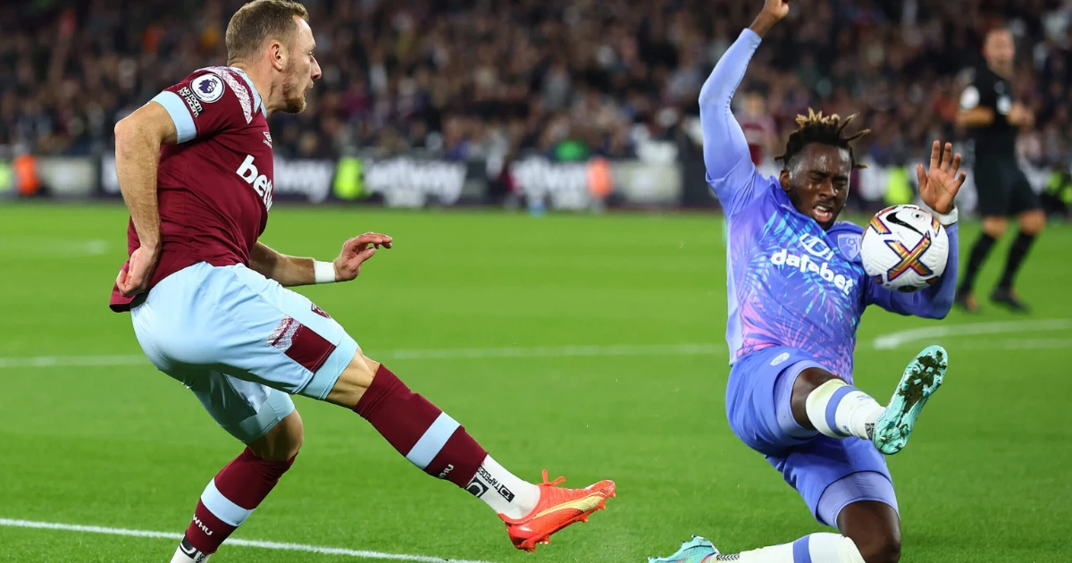 足球手球怎麼判?為何有時點球有時沒事,看這篇你就懂了!